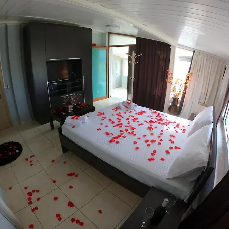 Anxhelo Hotel 4*